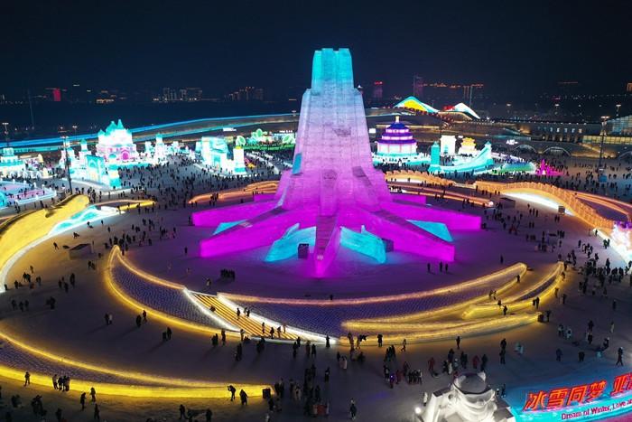 人氣爆棚！第26屆哈爾濱冰雪大世界今日開(kāi)園