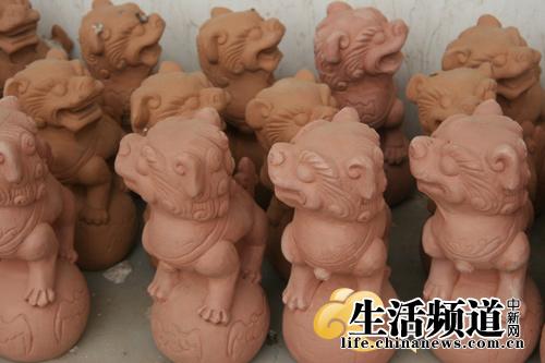 ๾ǿhgСߵ׷Q촵ͬطQ֮顰DƷ๾