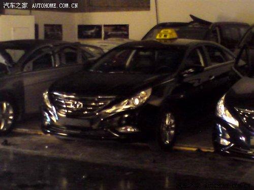 借鑒沃爾沃設(shè)計(jì) 索納塔YF內(nèi)飾首次曝光 汽車之家 借鑒沃爾沃設(shè)計(jì) 索納塔YF內(nèi)飾首次曝光 汽車之家