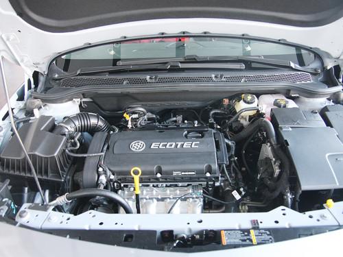 實(shí)拍運(yùn)動(dòng)性感兩廂車 靜態(tài)體驗(yàn)別克英朗