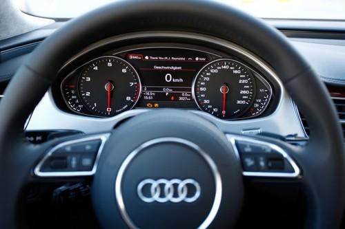 豪華車的準(zhǔn)則 海外試駕2011款?yuàn)W迪A8