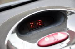 "紅色旋風(fēng)來(lái)襲" 測(cè)試東風(fēng)雪鐵龍C2 VTS