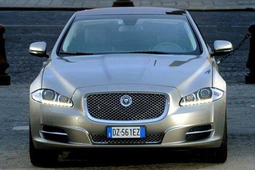 挑戰(zhàn)奢華極限 捷豹XJ3.0D決戰(zhàn)寶馬730D 汽車之家 挑戰(zhàn)奢華極限 捷豹XJ3.0D決戰(zhàn)寶馬730D 汽車之家