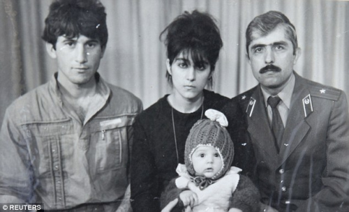 波士頓爆炸案嫌犯曾領(lǐng)救濟(jì)券妻每周工作80小時(shí)